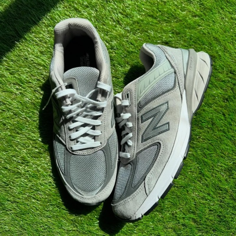 New Balance 992 grey sneakers